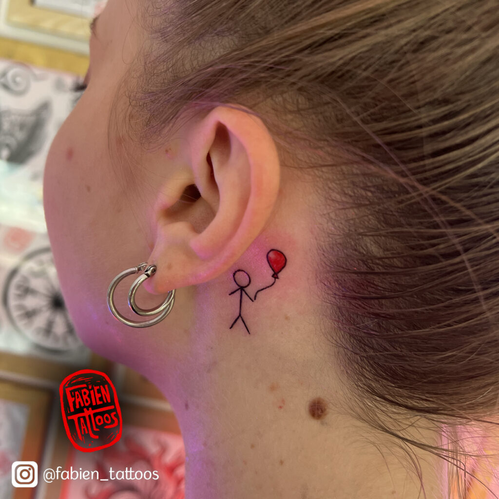 Tatouage oreille line art tatoueur strasbourg