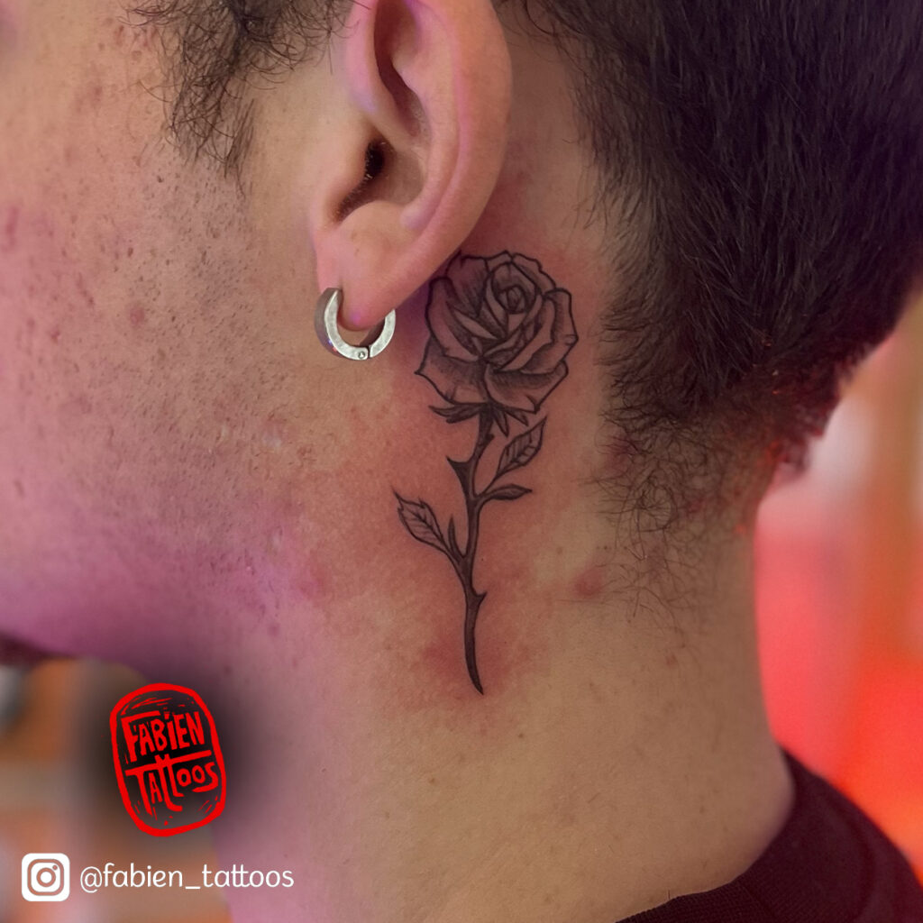 Tatouage Rose oreille tatoueur strasbourg