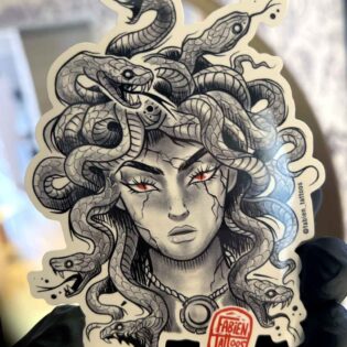 Sticker Medusa tatoueur strasbourg fabien tattoos