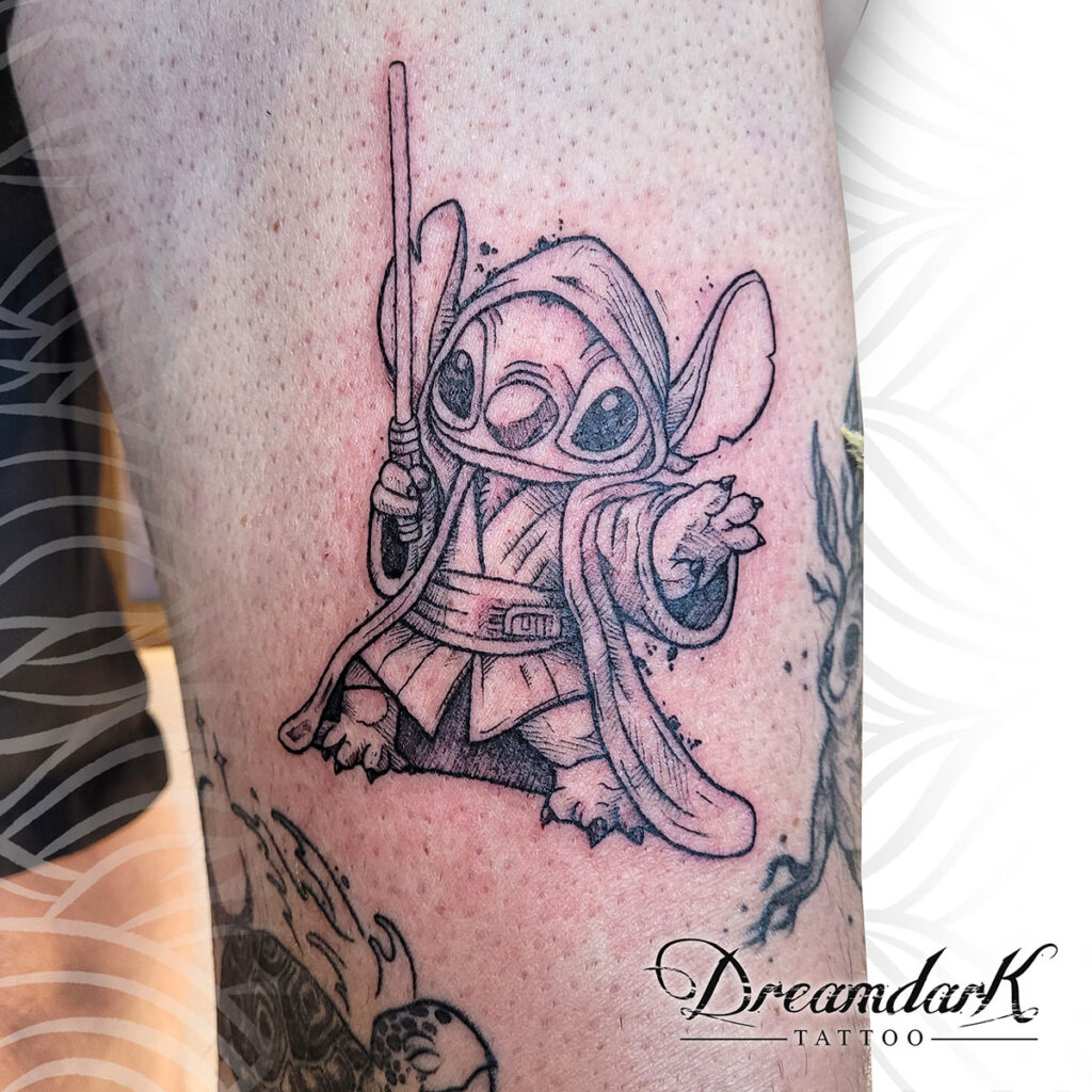 Tatoueuse Fine Line Strasbourg disney