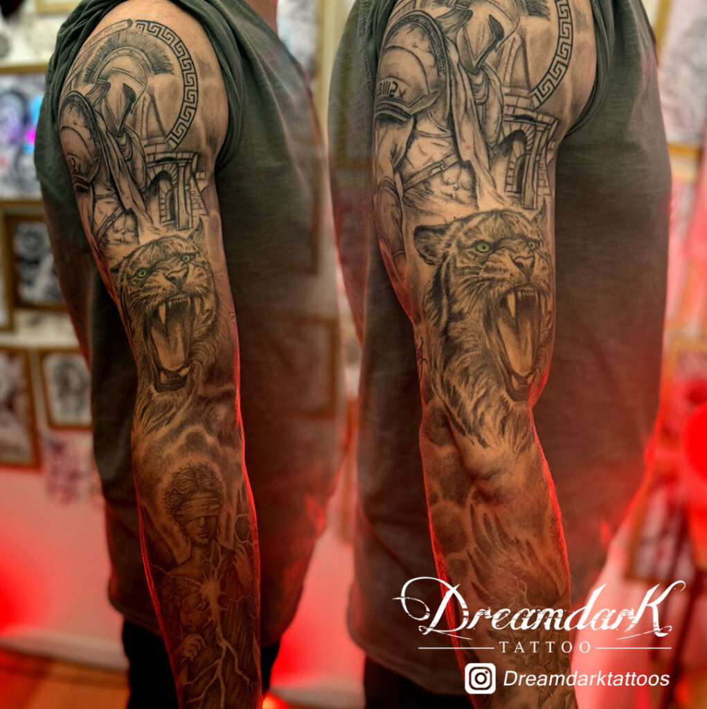 Tatouage réaliste strasbourg manchette grecque tatoueuse strasbourg dream dark tattoos