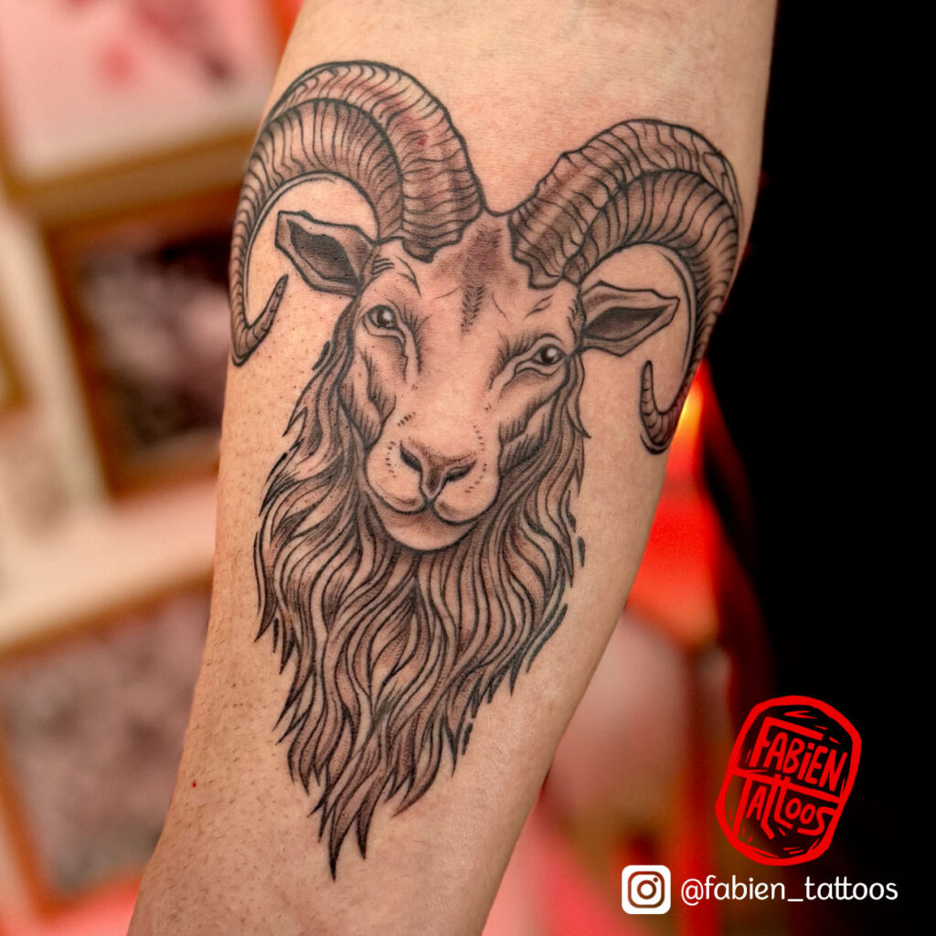 Tatoueur Strasbourg tatouage belier astrologie signe animal tattoo strasbourg fabien tattoos