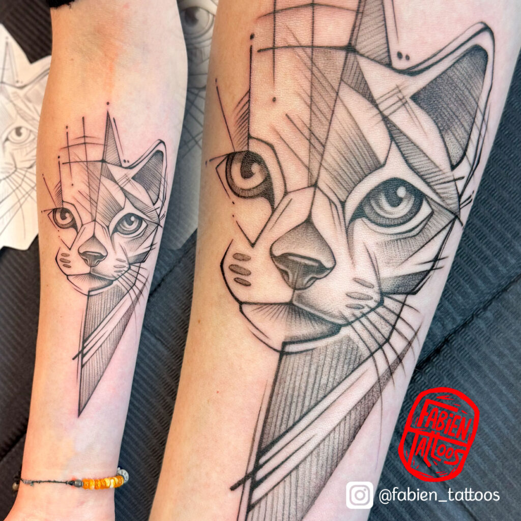 Tatouage chat géométrique Tatoueur fine line strasbourg Fabien Tattoos
